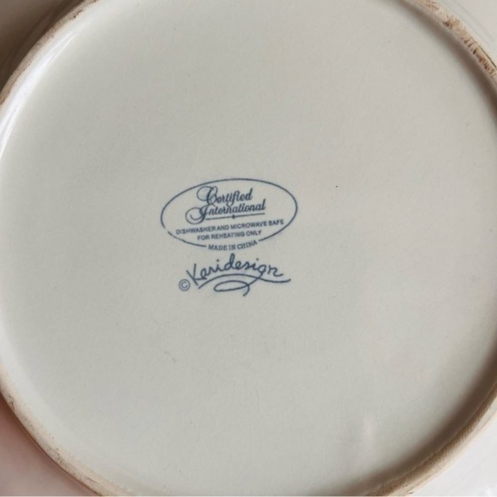Set (4) Embossed Shell Rim Discontinued Ceramic Plate Bowls - Picture 15 of 17